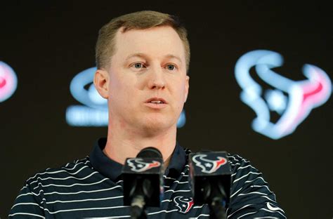 Texans offensive coordinator Bobby Slowik interviews with Panthers, Titans for head coach vacancy