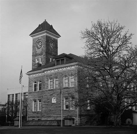 Polk County Courthouse, Dallas, Oregon | Wardfles TLR Camera… | Flickr