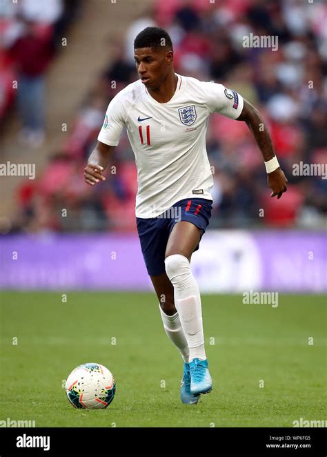 Euro 2020 qualifying hi-res stock photography and images - Alamy