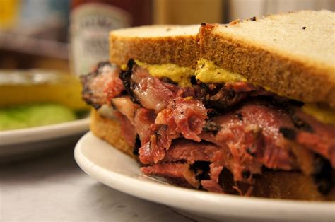 pastrami sandwich from katz's deli in new york. [OC] [4912x3264] : r ...