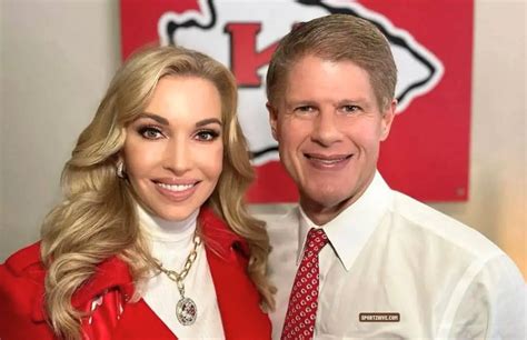 Meet Clark Hunt's wife, Tavia Shackles: A Look Inside the Chiefs Owner's Personal Life