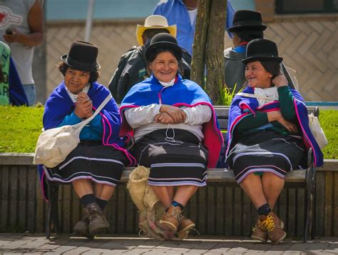 Los Trajes Típicos de la Región Andina de Colombia