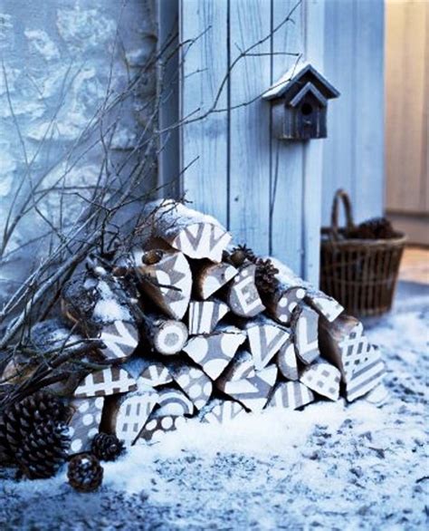 33 Cute Log Cabin Christmas Decorations