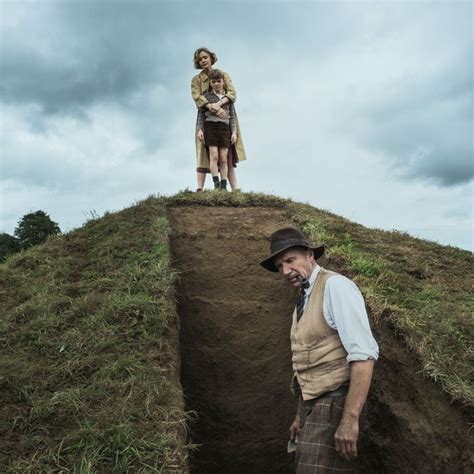 Review: Netflix’s The Dig with Ralph Fiennes, Carey Mulligan