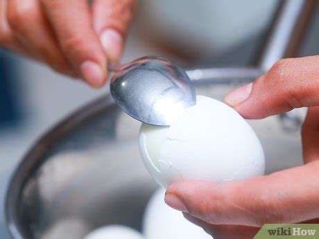 How to Cook Hard Boiled Eggs Without Cracking (with Pictures)