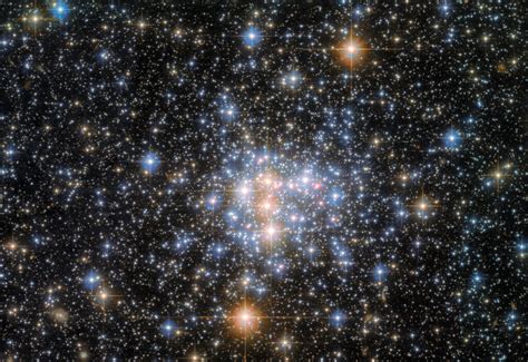 Hubble photographed the scattered cluster