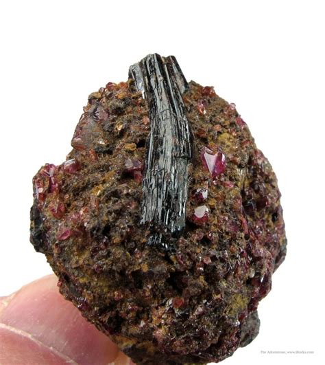 Painite Value, Price, and Jewelry Information - International Gem Society