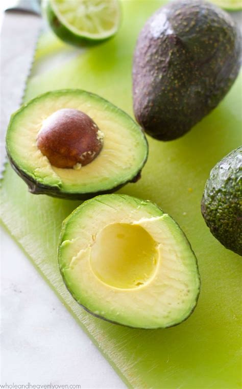 How To Cut An Avocado (the easy way!)