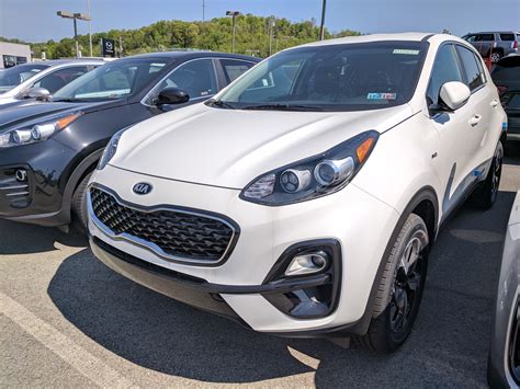 New 2020 Kia Sportage LX in Clear White | Greensburg, PA | #K03689