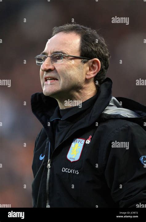 MARTIN O'NEILL ASTON VILLA FC MANAGER ASTON VILLA FC MANAGER KC STADIUM ...