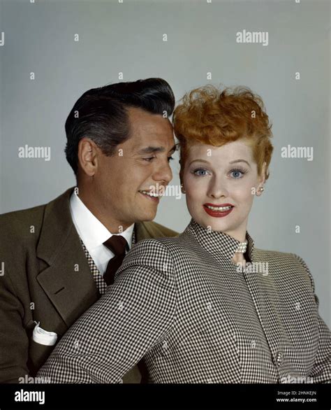 LUCILLE BALL and DESI ARNAZ in I LOVE LUCY (1951). Credit: CBS-TV / Album Stock Photo - Alamy