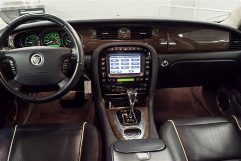 2009 Jaguar XJ-Series Super V8 Portfolio - $28,975 | Jaguar xj, Voiture ...