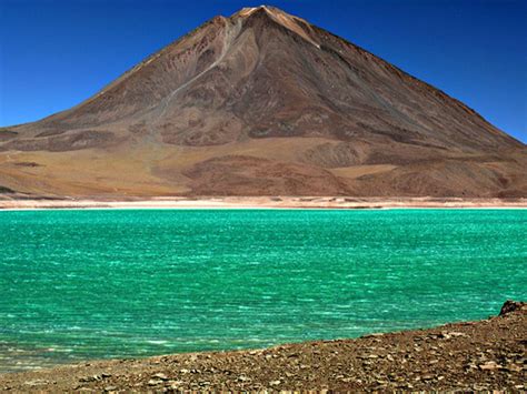 Tourism: Laguna Verde Bolivia