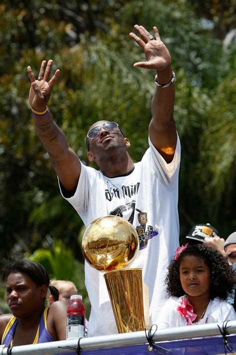 KICK GAME : Lakers Championchip Victory Parade 2010!! (It's Official)