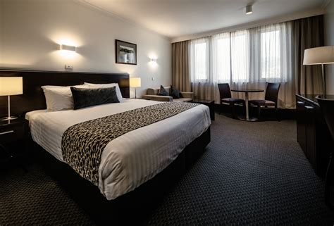 Queen Room Accommodation in Hobart | Lenna Hotel