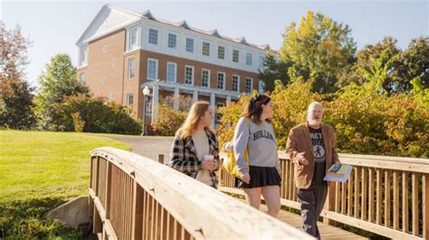 Hollins University | Women’s College in Virginia