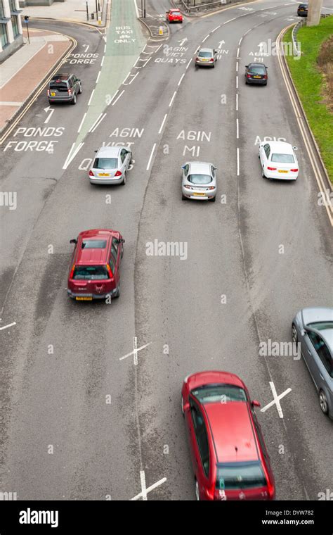 Aerial View Traffic On Road Stock Photos & Aerial View Traffic On Road ...