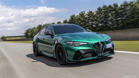 Alfa Romeo Giulia GTA | 2021MY (Color: Montreal Green) | Front Three-Quarter