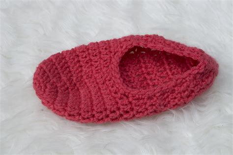 Quick and Easy – All Sizes Easy Crochet slippers | Charmed By Ashley