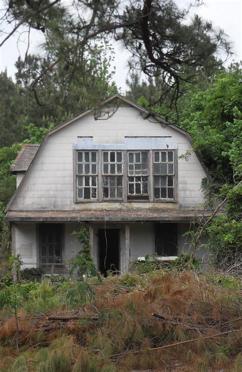 Old Vacant House Photograph by Donna Wilson