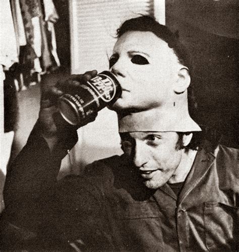 Michael Myers behind the scenes 1978 : r/OldSchoolCool