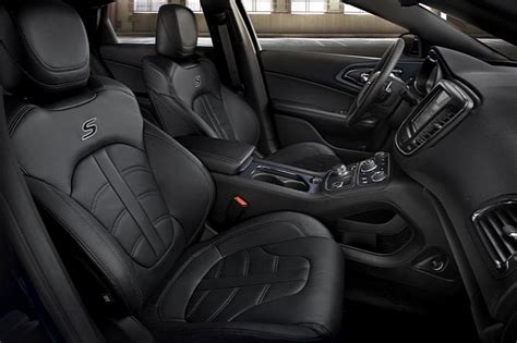 2015 Chrysler 200 : The Interior