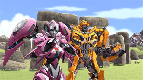 Bumblebee And Arcee by Kaio10fv on DeviantArt