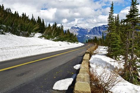 Premium Photo | Montana scenic road