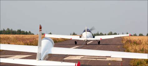 WATCH: Pilots take to skies for World Glider Aerobatic Championships ...