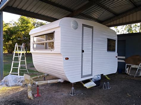 Vintage Caravan Renovation | @twocutekelpies - Ben & Michelle