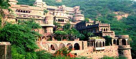 History of Neemrana Rajasthan – Read Neemrana History & Facts