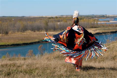 How immigrants can learn more about Indigenous people in Canada | CIC News