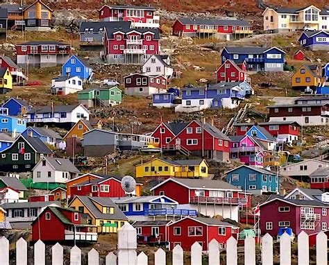 Brightly coloured houses in Greenland | Beautiful landscape photography ...