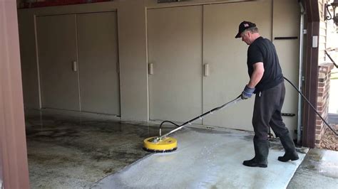 Garage Floor Cleaning - Xtreme Clean Softwash - YouTube