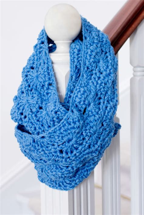 25 Crochet Infinity Scarf Tutorials