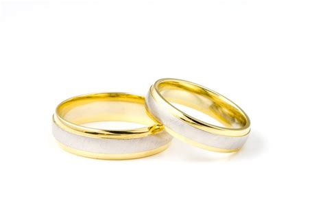 Why Do Wedding Rings Go On The Left Ring Finger? - Ask Wedding ...