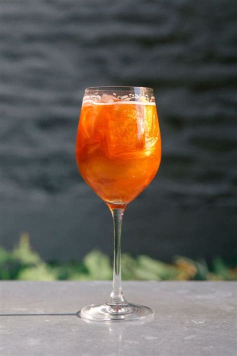 Best Champagne Cocktails - Drink Recipes With Champagne for New Year's Eve