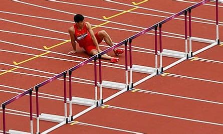 Chinese hurdler Liu Xiang finishes race despite injury | China Olympic ...