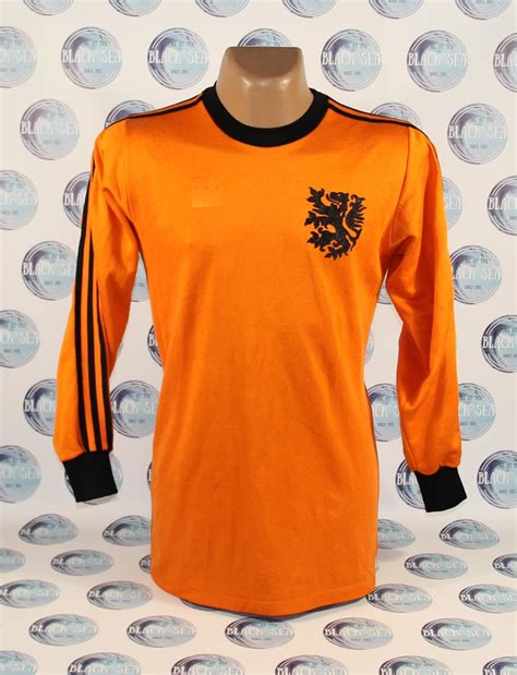 Netherlands Home football shirt 1977 - 1978. Added on 2017-08-14, 20:09