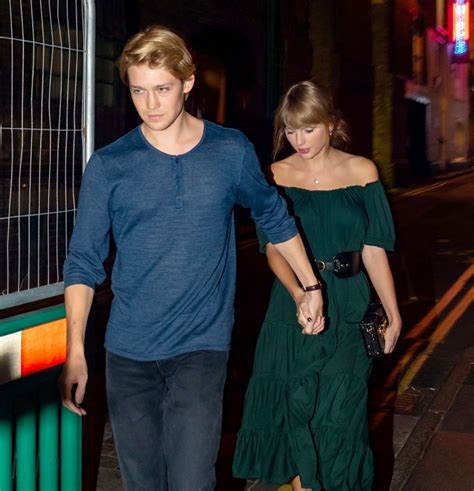 'Madly in love': Taylor Swift begins dating rock band leader after break-up with Joe Alwyn ...