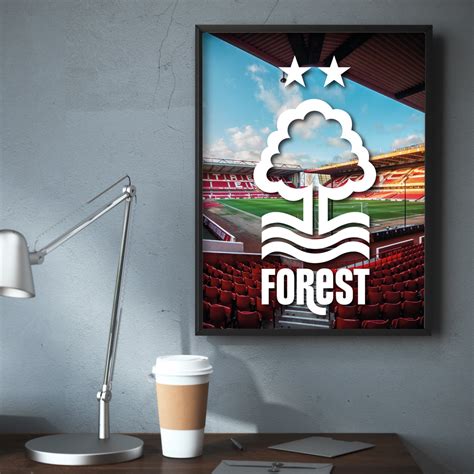 Nottingham Forest FC Print - White Crest - Themed Wall Art