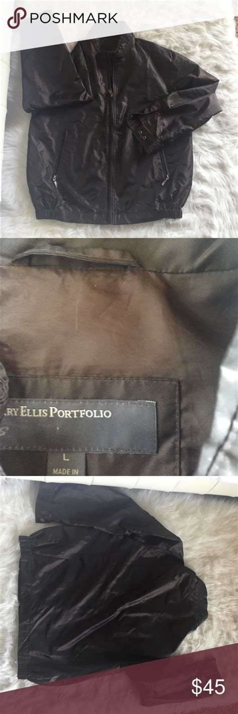 Perry Ellis Jacket Lightweight, yet lined inside zippered jacket.. Front side zippered pockets ...