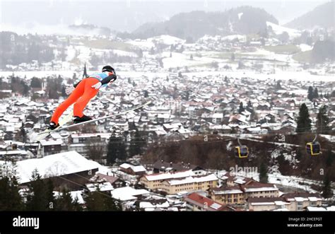 Oberstdorf, Germany. 28th Dec, 2021. Nordic skiing/ski jumping: World ...