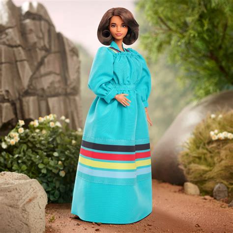 Barbie Signature Wilma Mankiller doll - YouLoveIt.com