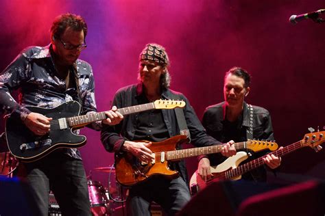 Photo Essay: Backstage with the BoDeans | Milwaukee Independent