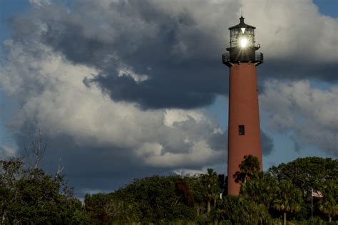 Guide to East Coast Lighthouses - Outdoor Project