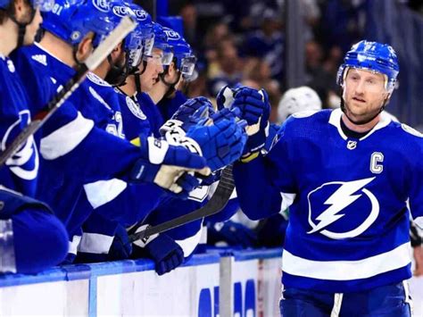 WATCH: Steven Stamkos 500th goal celebrated by Alex Ovechkin and Sidney ...