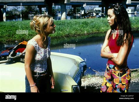 BRITNEY SPEARS, ZOE SALDANA, CROSSROADS, 2002 Stock Photo - Alamy