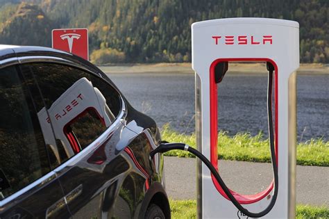 Tesla Supercharger V3 - How Car Specs