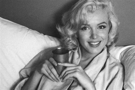 The gallery for --> Marilyn Monroe Death Photos Bed